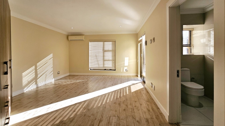 5 Bedroom Property for Sale in Kiepersol Free State